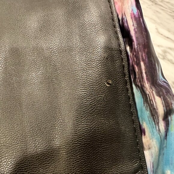 Lululemon Duffle Bag - Picture 15 of 16